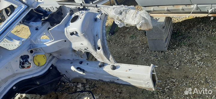 Кузов частями BMW 3-Series 320I E90