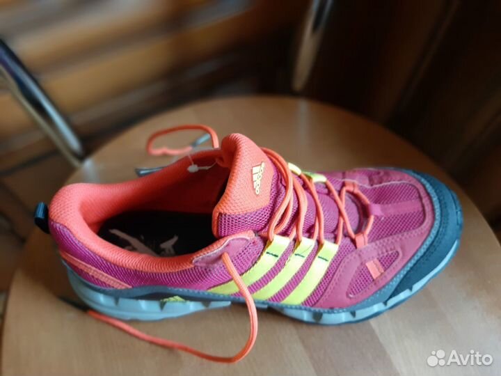 Кроссовки Adidas