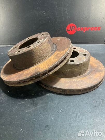 Тормозные диски переднее Bmw 1 F20 N13B16 2013