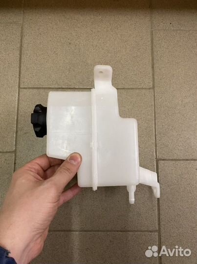 Kia Ceed 12- Бачок расширительный новый оригинал