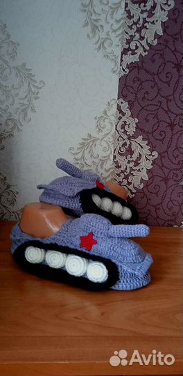 Подарок мужчинам к 23 февраля.Тапочки танки