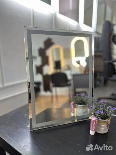 Зеркало настольное с подсветкой