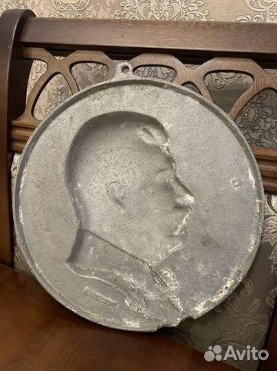 Барельеф Сталин