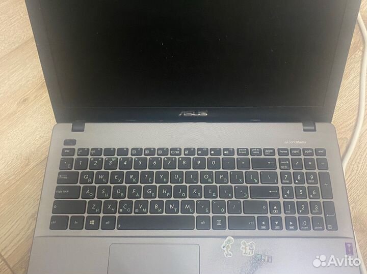 Ноутбук asus X550L