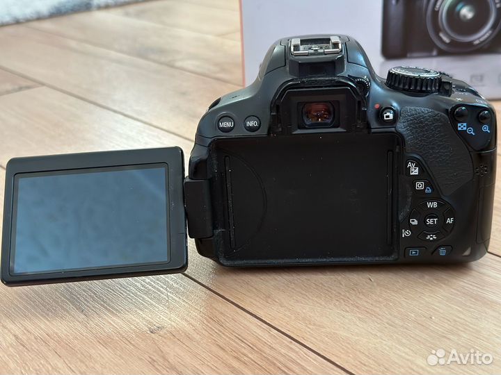 Canon 650D с китовым объектовом 18-55mm