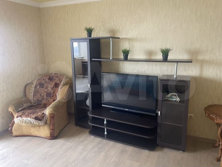 2-к. квартира, 64 м², 8/9 эт.