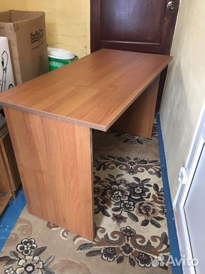 Стол офисный