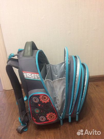 Рюкзак школьный Hummingbird