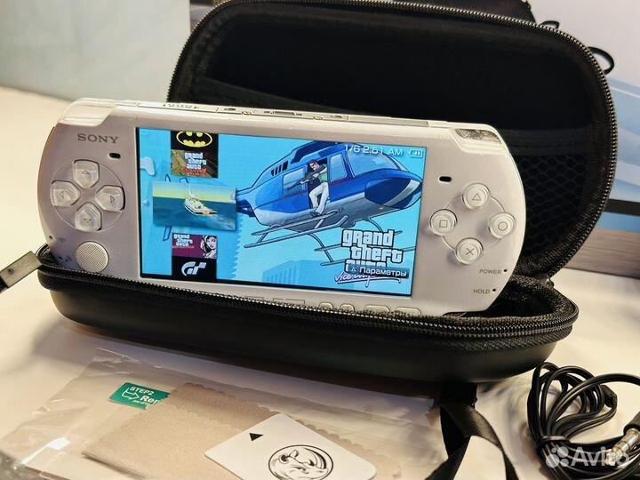 Sony PSP-3008 White 64 Gb(big pack,3100 игр)