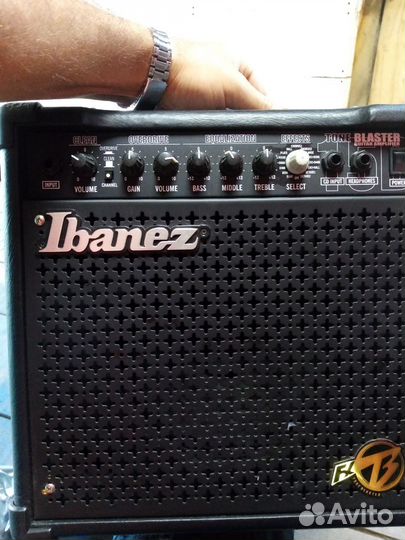 Гитарный комбоусилитель