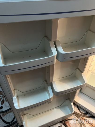 Холодильник Vestel GN 260