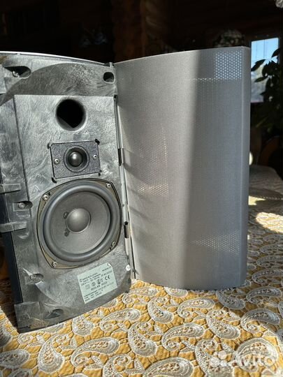 Настенные колонки Bang & Olufsen