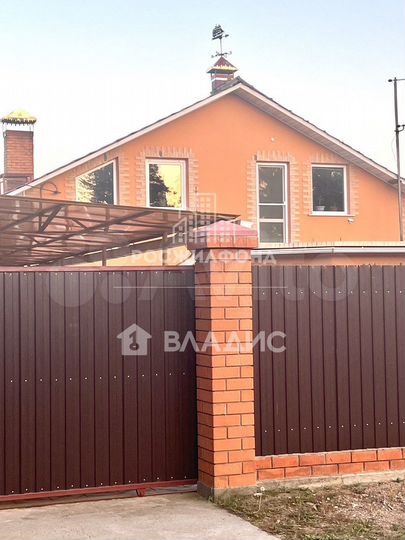 Дом 183,7 м² на участке 11,6 сот.