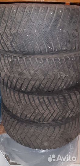 Goodyear UltraGrip Ice Arctic SUV 235/60 R18 107T