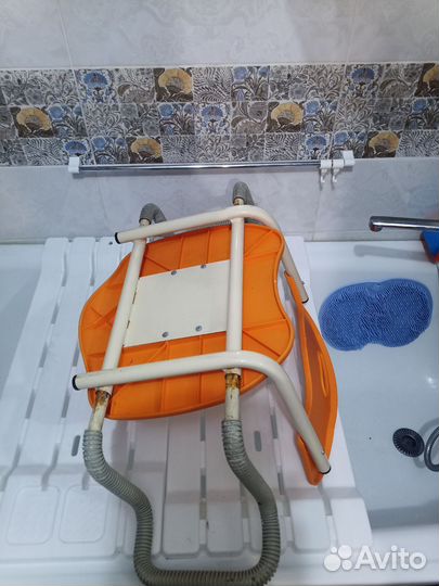 Стул-сидушка для купания раздвижной со спинкой