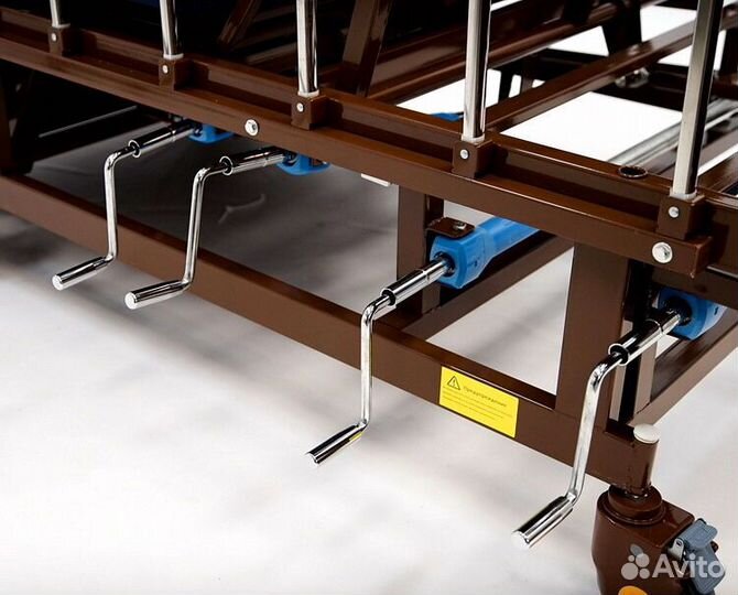 Медицинская кровать для инвалидов