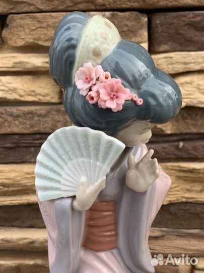 Фарфоровая статуэтка Lladro