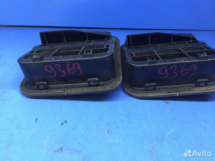 Воздуховод багажника 2шт