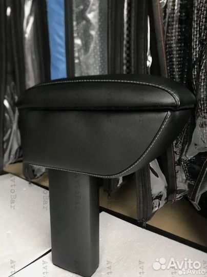 Премиум подлокотник varta Renault Duster