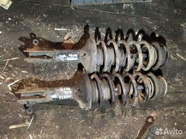 Стойки передние Volkswagen Golf 2