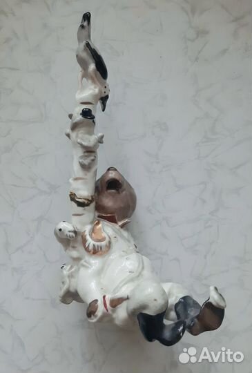 Фарфоровая статуэтка 