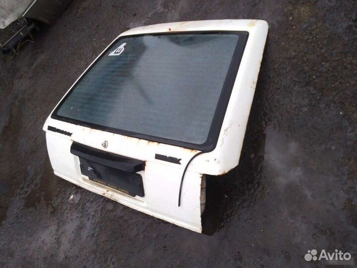 Крышка багажника Nissan Sunny B11