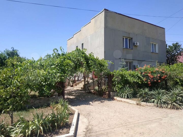 Коттедж 360 м² на участке 10 сот.