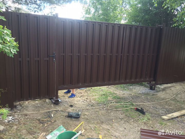 Забор евроштакетник