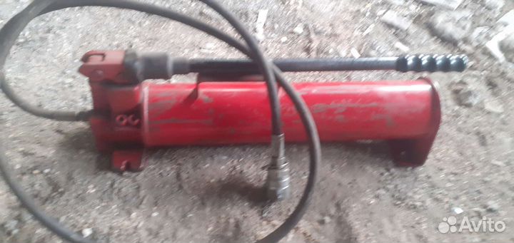 Насос гидравлический ручной 20 т