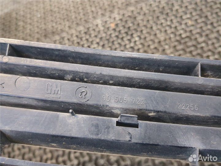 Решетка радиатора Opel Vectra B, 1998