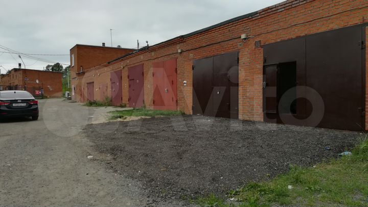 Гараж, > 30 м²