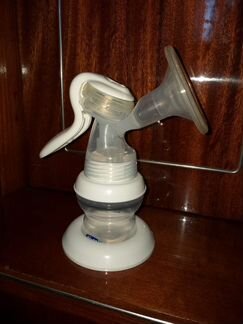 Молокоотсос ручной Chicco и бутылочки