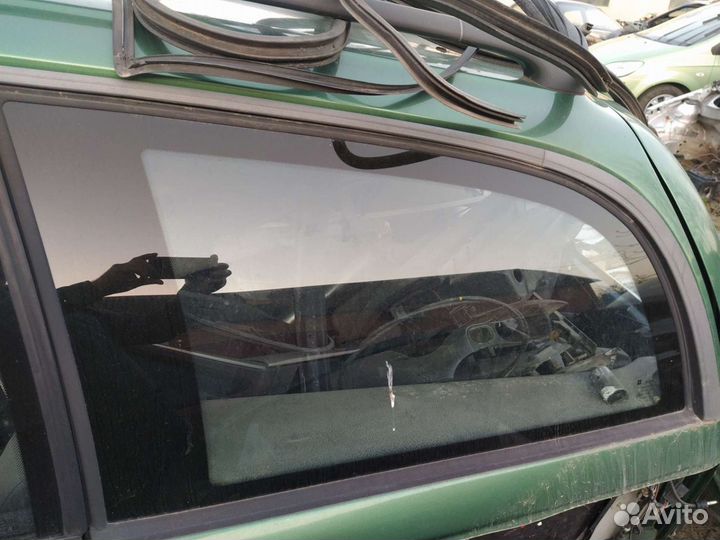 Стекло заднее универсал на опель омега б