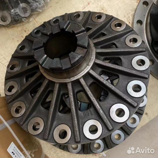 812-35105-0061 Крышка дифференциала