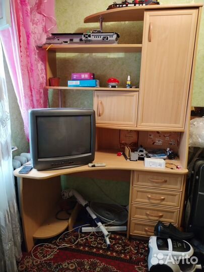 Компьютерный стол