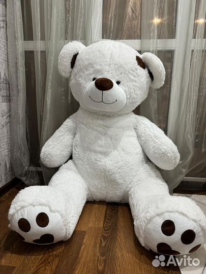 Большой мягкий медведь
