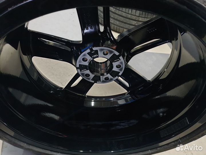 Оригинальные колеса Audi R20