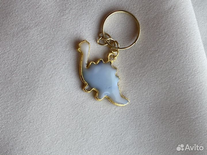 Брелок динозавр с настоящими цветами