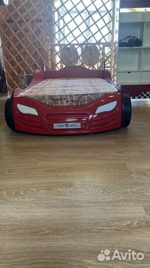 Детская кровать машина ферарри и комод