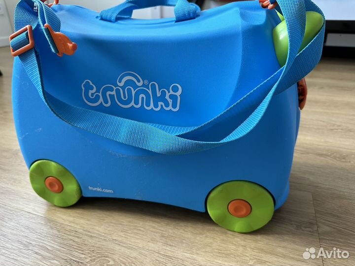 Чемодан на колесах детский trunki