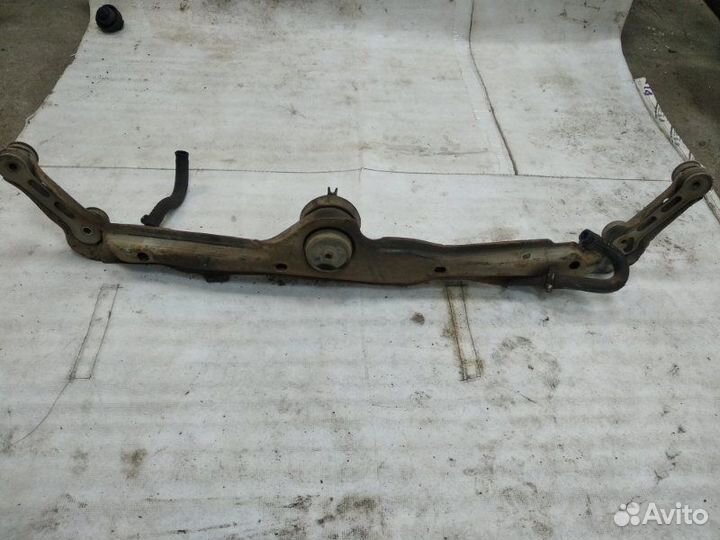 Балка подрадиаторная передняя Volkswagen Golf 3