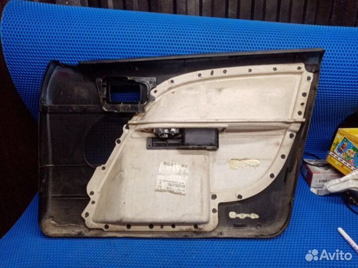 Обшивка карта двери передняя левая Ford Mondeo 3
