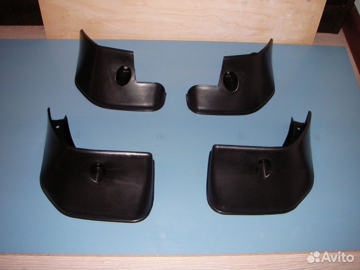 Комплект брызговиков на Toyota Filder