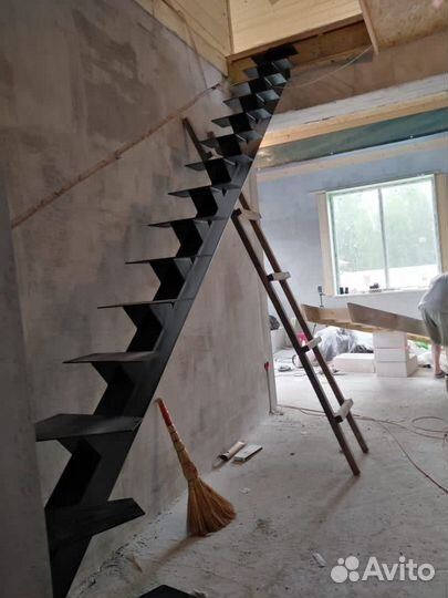 Лестница на металлокаркасе