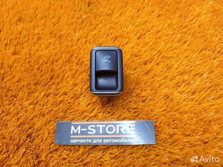 Кнопка открывания багажника передняя правая