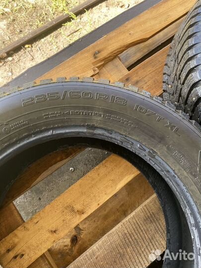 Nokian Tyres Hakkapeliitta 8 SUV 235/60 R18