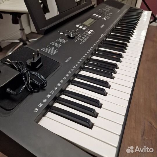 Синтезатор Yamaha PSR EW300