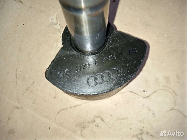 Вал балансирный 3.0 BUG Ауди Q7 Тоуарег 059103273N