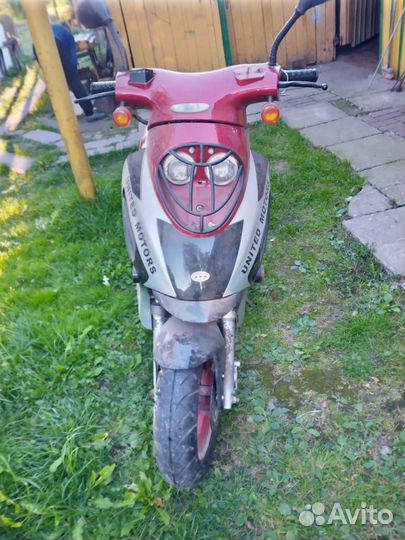 Продаю скутер