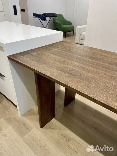 Обеденный стол из дуба